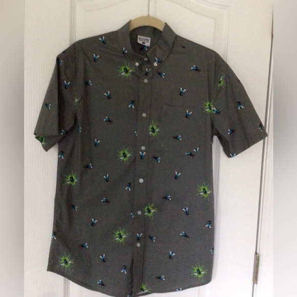 Mens gray  short sleeve button down in a size S. - Picture 1 of 4